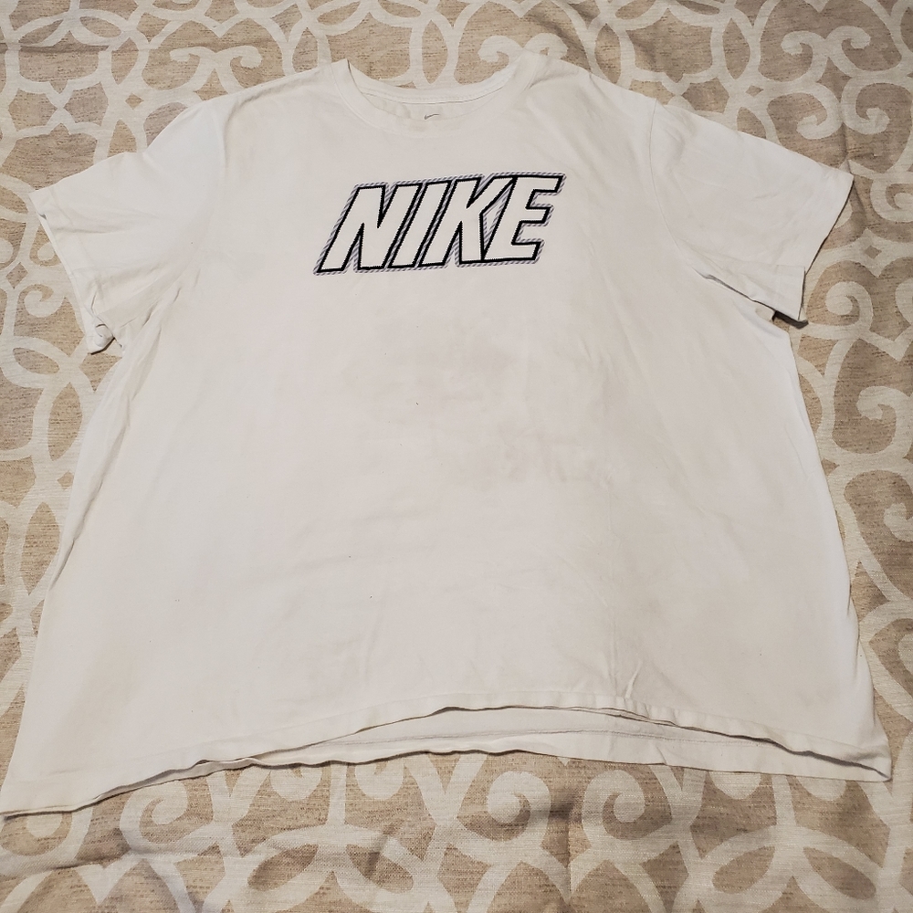 3x Nike T-Shirt